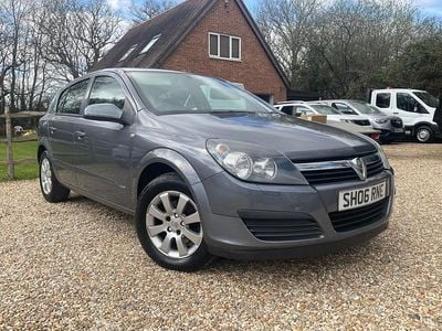 Used Vauxhall Astra Club 123 HP (90 kW) 2006 Grey Hatchback