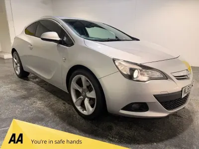 Used Vauxhall Astra GTC SRi 140 HP (102 kW) 2015 Silver Coupe