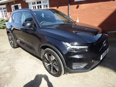 Used Volvo XC40 R-Design 211 HP (155 kW) 2022 Black SUV
