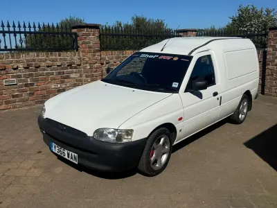Used Ford Escort 55 HP (40 kW) 2001 White