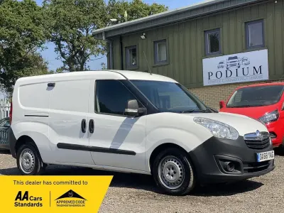 Used Vauxhall Combo 95 HP (69 kW) 2018 White MPV