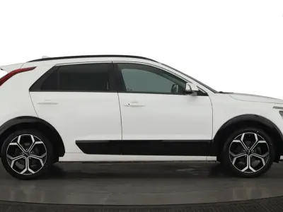Used Kia Niro 2023 White SUV