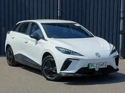 Used MG MG4 EV SE 125 kW (170 HP) 2023 White Hatchback