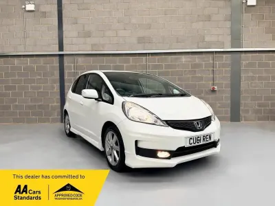 Used Honda Jazz SI 99 HP (72 kW) 2014 White Hatchback