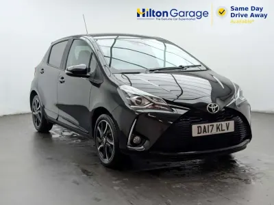 Używany Toyota Yaris Design 2017 Czarny Hatchback