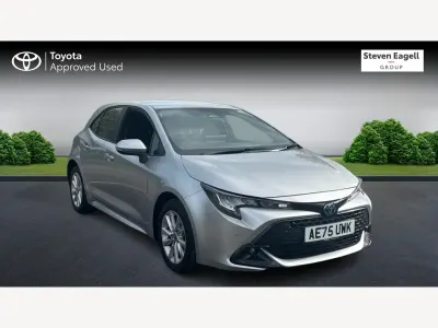 Używany Toyota Corolla 140 KM (102 kW) 2025 Srebrny Hatchback