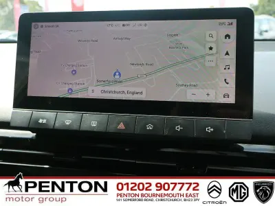 Used MG MG4 EV Trophy 147 kW (200 HP) 2023 White Hatchback