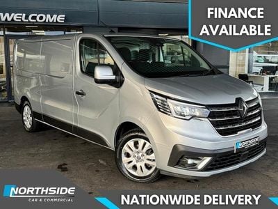 Grey Used 2023 Renault Trafic MPV | £14,350 (Good price)
