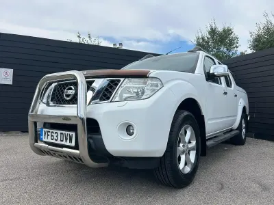 Used Nissan Navara Tekna 2013 White Pickup