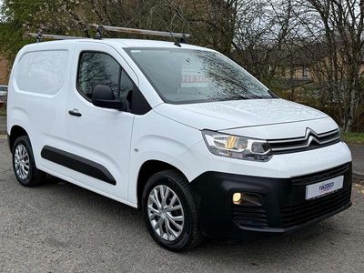 Used Citroën Berlingo 100 HP (73 kW) 2019 White MPV