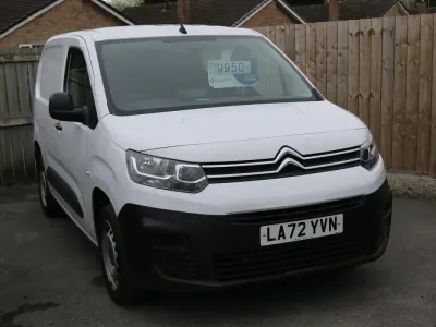 Used Citroën Berlingo 100 HP (73 kW) 2022 White MPV