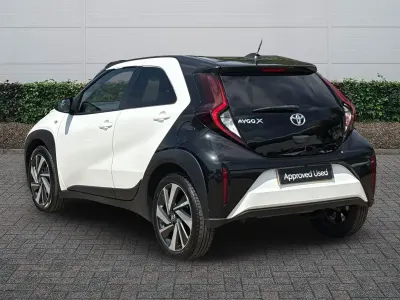Used Toyota Aygo X 72 HP (52 kW) 2023 White SUV