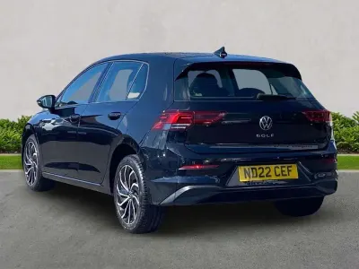 Używany VW Golf VIII Life 130 KM (95 kW) 2022 Czarny Hatchback