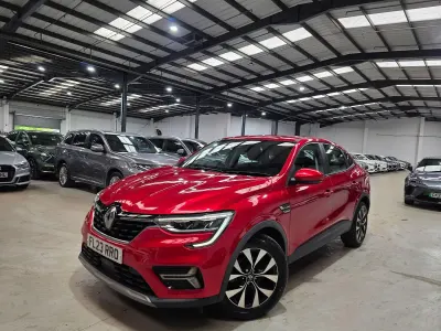 Used Renault Arkana Iconic 2023 Red SUV