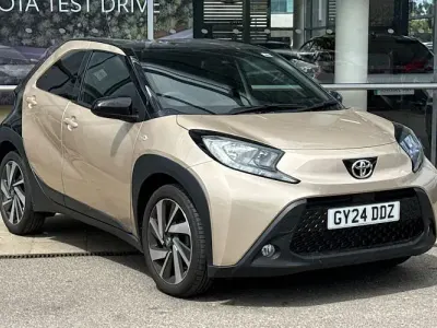 Used Toyota Aygo X 72 HP (52 kW) 2024 Beige SUV