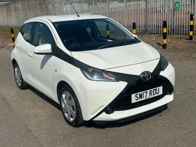 Used Toyota Aygo X-play 69 HP (50 kW) 2017 White Hatchback