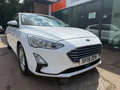 Used Ford Focus Zetec 125 HP (91 kW) 2019 White Hatchback