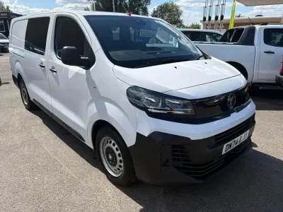 Used Vauxhall Vivaro 150 HP (110 kW) 2024 White MPV
