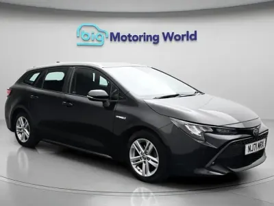 Used Toyota Corolla 122 HP (89 kW) 2021 Black Estate