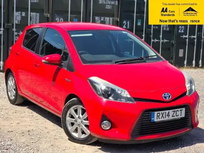 Used Toyota Yaris Plus 101 HP (74 kW) 2014 Red Hatchback