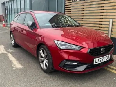 Begagnad Seat Leon FR 150 HK (110 kW) 2022 Röd Kombi
