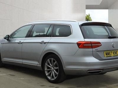 Used VW Passat Advance 218 HP (160 kW) 2018 Reflex silver Estate
