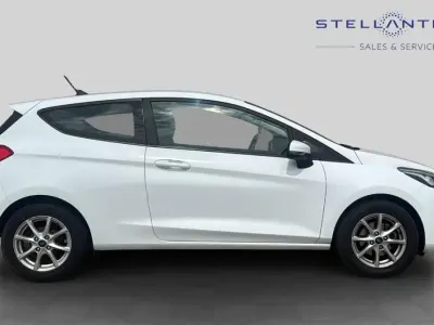 Usado Ford Fiesta Zetec 84 HP (61 kW) 2019 Branco Citadino