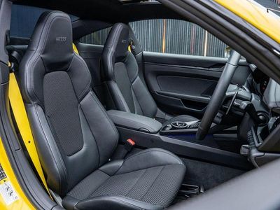 Used Porsche 911 Carrera T 385 HP (283 kW) 2024 Yellow Coupe