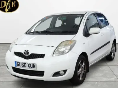 Used Toyota Yaris 87 HP (63 kW) 2010 White Hatchback