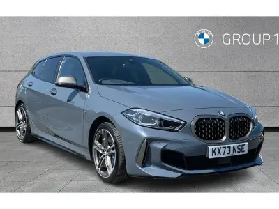 Usado BMW M135 Shadowline 306 CV (225 kW) 2023 Gris Utilitario