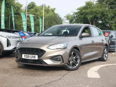 Used Ford Focus ST-Line 125 HP (91 kW) 2019 Silver Hatchback