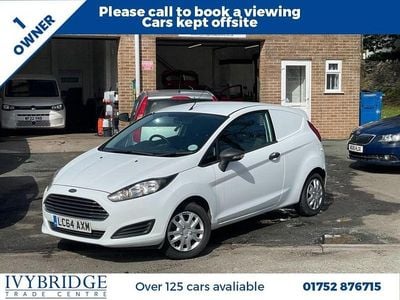Used Ford Fiesta 94 HP (69 kW) 2014 White Hatchback