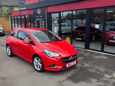 Used Vauxhall Corsa SRi 100 HP (73 kW) 2015 Red Hatchback