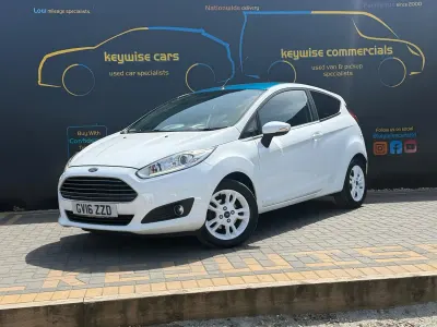 Used Ford Fiesta Zetec 2016 White Hatchback