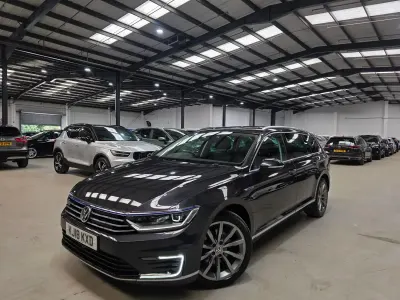 Usado VW Passat Advance 218 HP (160 kW) 2018 Cinzento Carrinha