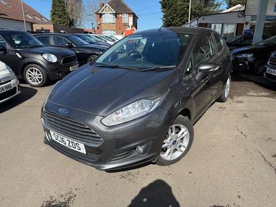 Used Ford Fiesta Zetec 82 HP (60 kW) 2016 Grey Hatchback
