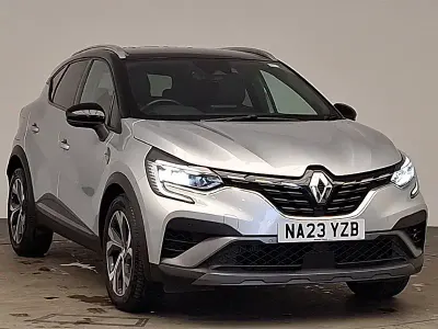 Begagnad Renault Captur R.S. 140 HK (102 kW) 2023 Grå SUV