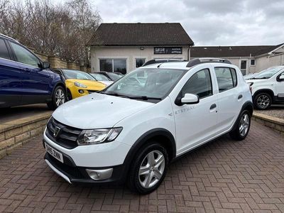 Używany Dacia Sandero Lauréate 89 KM (65 kW) 2015 Biały Hatchback