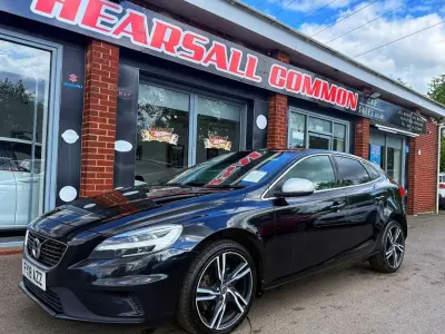 Used Volvo V40 R-Design Pro 122 HP (89 kW) 2018 Black Hatchback