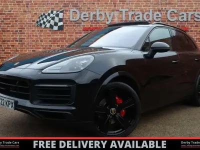 Usado Porsche Cayenne Platinum Edition 340 HP (250 kW) 2022 Preto SUV