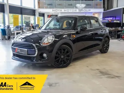 Usado Mini Cooper Hatch 136 CV (100 kW) 2017 Negro Utilitario