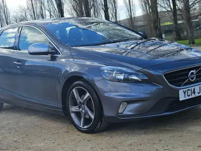 Käytetty Volvo V40 R-Design 115 HP (84 kW) 2014 Harmaa Viistoperä