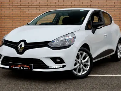 Used Renault Clio Play 2018 White Hatchback