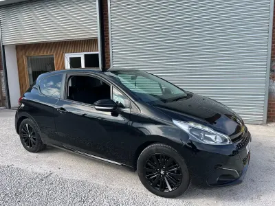 Used Peugeot 208 2017 Black Hatchback