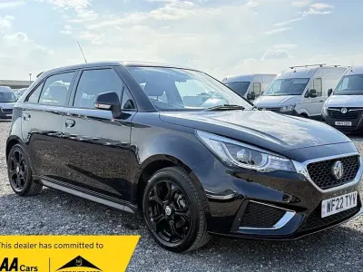 Begagnad MG MG3 Exclusive 106 HK (77 kW) 2022 Svart Halvkombi