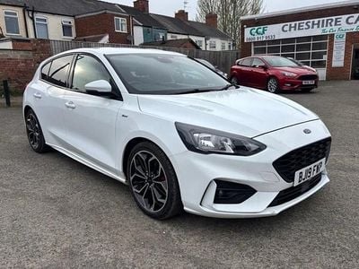 Used Ford Focus ST-Line X 125 HP (91 kW) 2019 White Hatchback