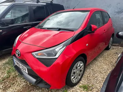 Gebraucht Toyota Aygo X-play 2018 Rot Kleinwagen