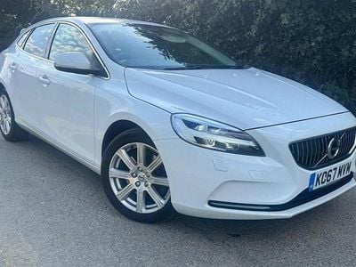 Used Volvo V40 Inscription 150 HP (110 kW) 2018 White Estate