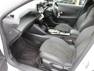 Used Peugeot 208 Premium 143 HP (105 kW) 2025 White Hatchback
