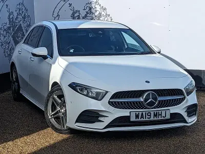 Begagnad Mercedes A180 AMG Line Premium 116 HK (85 kW) 2019 Vit Halvkombi